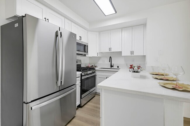 Building Photo - VIVA Apartment Homes
