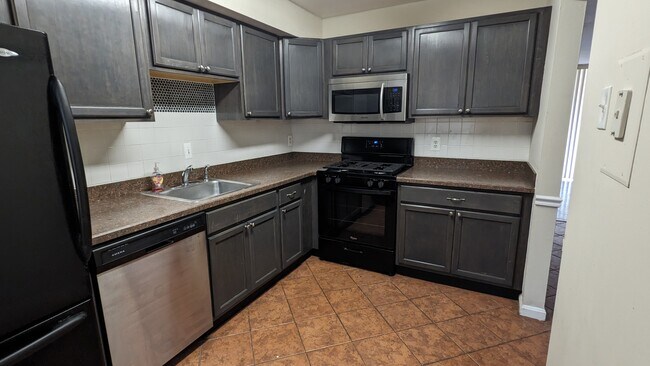 Foto del edificio - 706 Quince Orchard Blvd