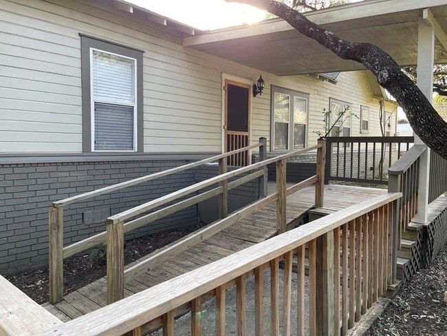 Foto del edificio - 2505 Drew Ln