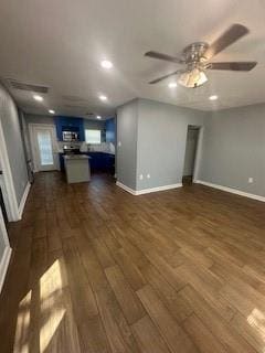 Building Photo - 2747 Poinsettia Dr