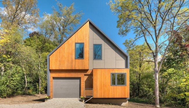 Building Photo - 2216 Hickman Rd