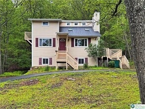 Building Photo - 854 Lower Mountain Dr