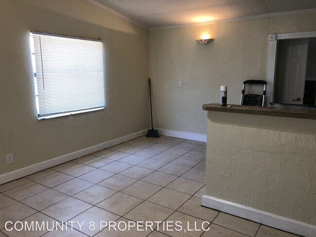 Building Photo - 4 br, 2 bath House - 1859 LAUDERDALE MANOR DR