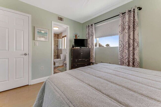 Building Photo - 116 S Grandview Ave