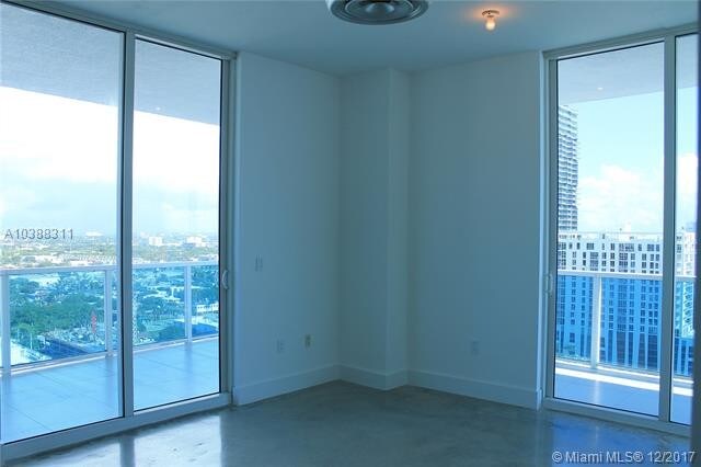 Foto del edificio - 700 NE 25th St