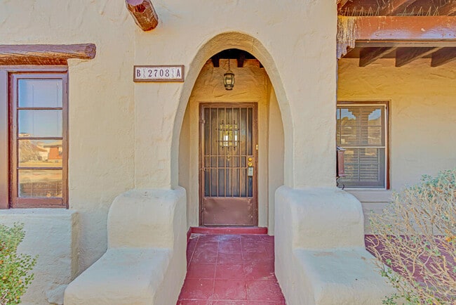 Building Photo - 2708 Richmond Ave