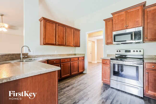 Building Photo - 545 San Ambrosio St