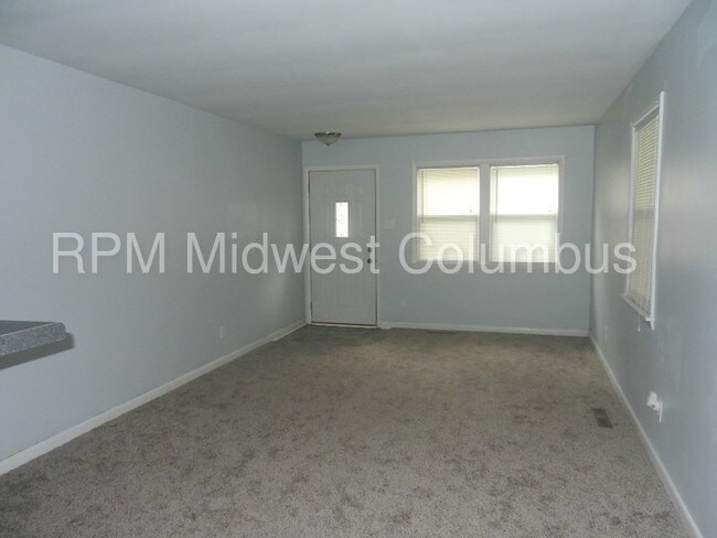 Building Photo - 4666 Dundee Ave