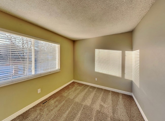 Building Photo - 7048 N Lamar St