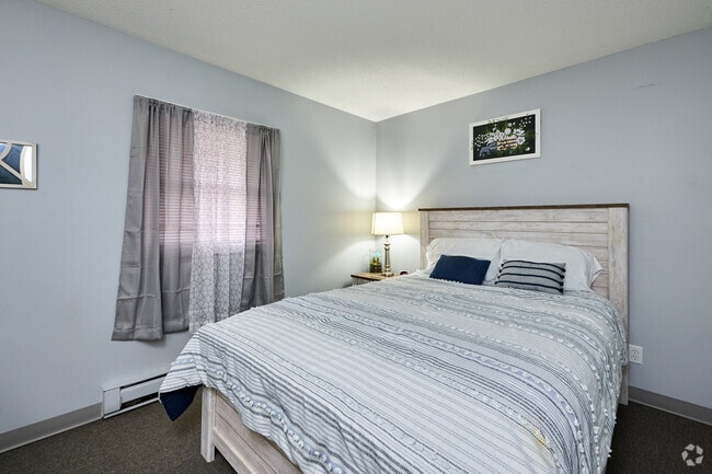 2 BR, 1 BA - 947 SF - Ontario Village Apartments - Deluxe  2 Bedroom, 1 & 2 bath , Furnished  Apartment Options