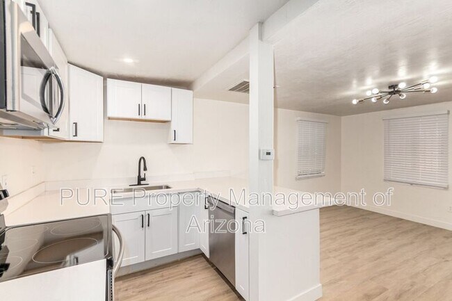 Building Photo - 1538 W Fillmore St