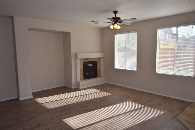 Building Photo - 8344 S Pioneer Way