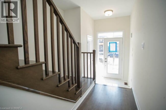 Building Photo - 27 Wakeling Dr