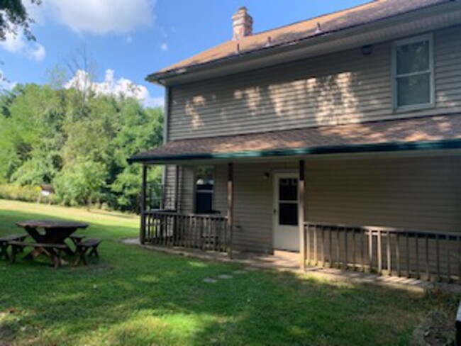 Building Photo - Sams Creek Farmhouse