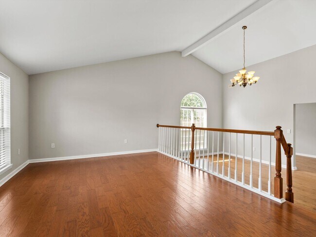 Building Photo - Fantastic Location in Madison City!
