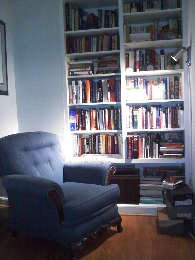 bedroom alcove - 1303 S Barton St