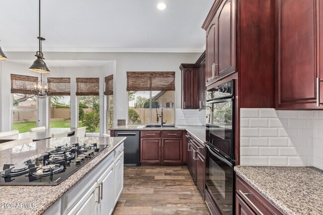 Foto del edificio - 10271 Jasmine Dr