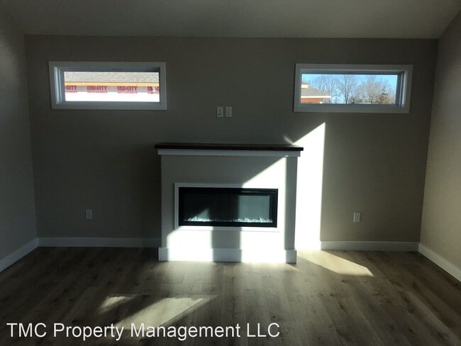 Building Photo - 3 br, 2 bath House - 15250 Regiment Dr.