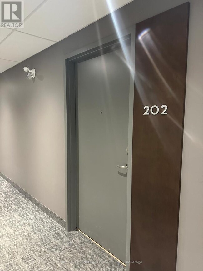 Building Photo - 1 Redfern Ave