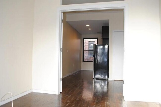Foto del edificio - 1 bedroom in BROOKLYN NY 11225