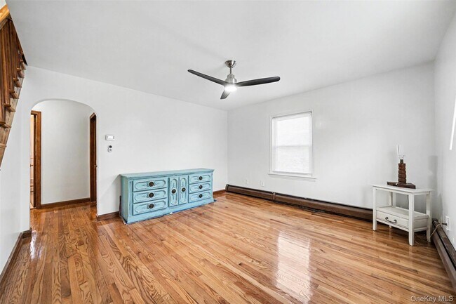 Foto del edificio - 15 Forge Hill Rd