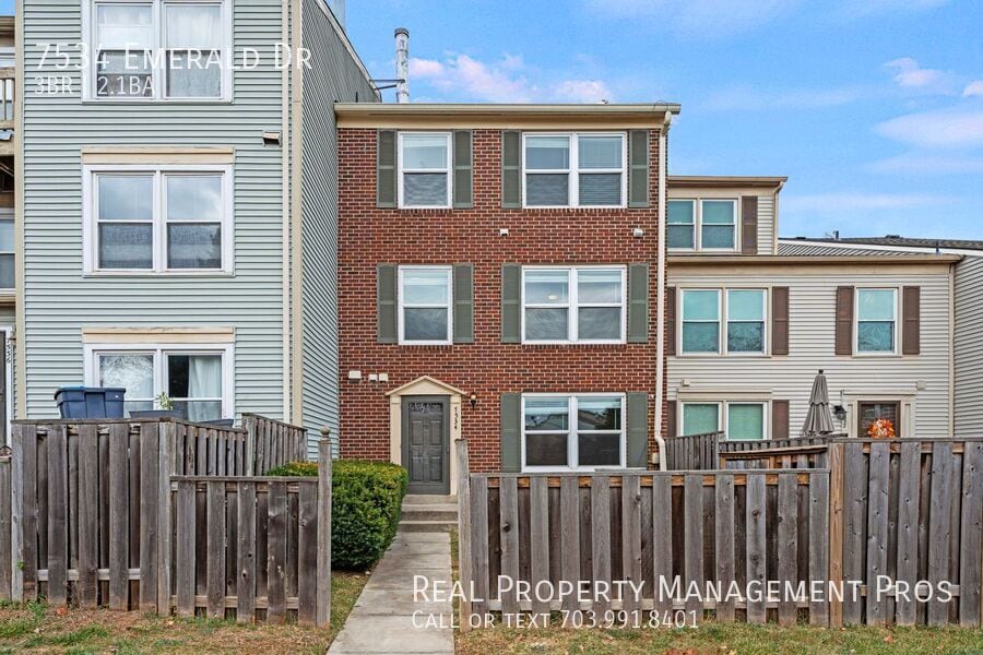 Photo - 7534 Emerald Dr-