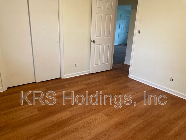 Foto del edificio - 7384 Kirby Crescent