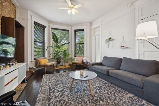 Foto del edificio - 814 W Newport Ave
