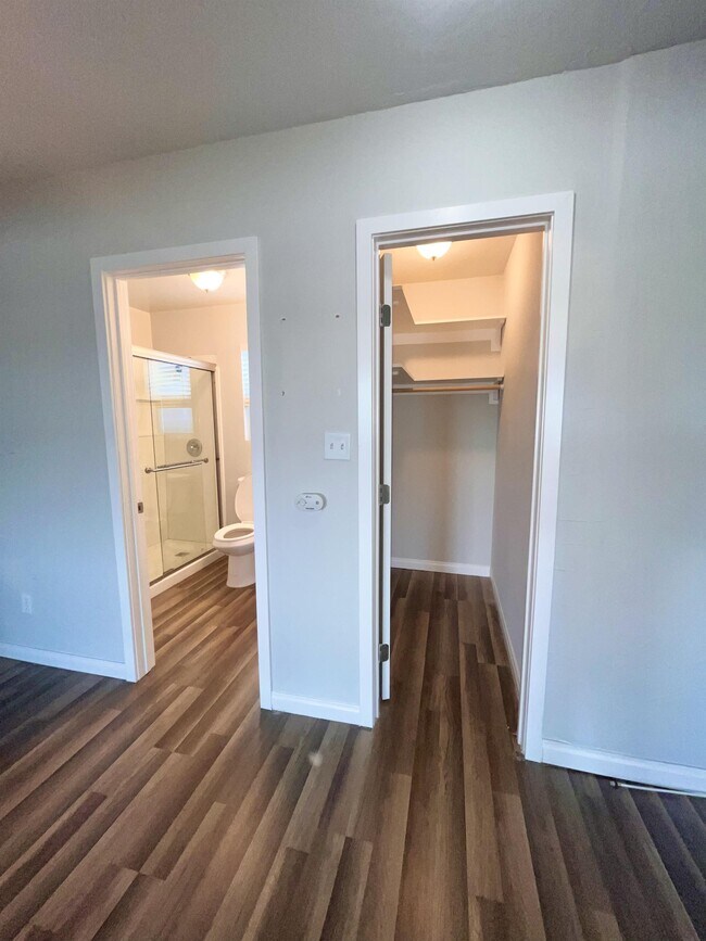 Building Photo - 3640 Pio Pico Dr