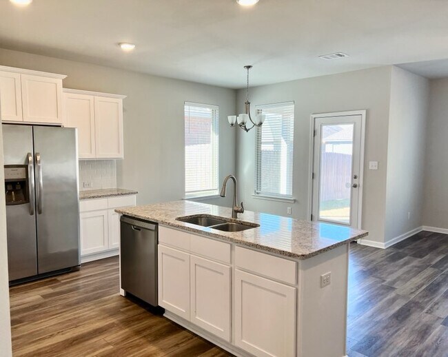 Building Photo - 924 Meridian Dr