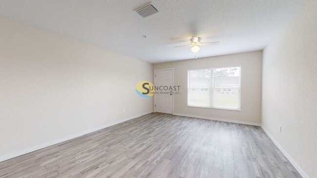 Foto del edificio - 9119 N Travis Dr