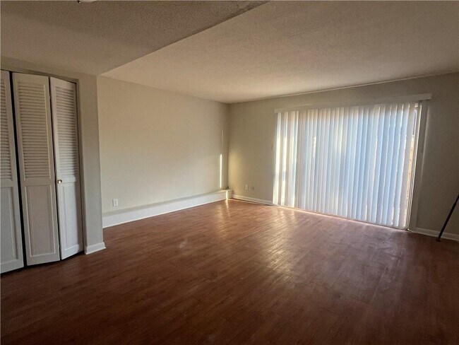 Building Photo - 208 McMillan Ave