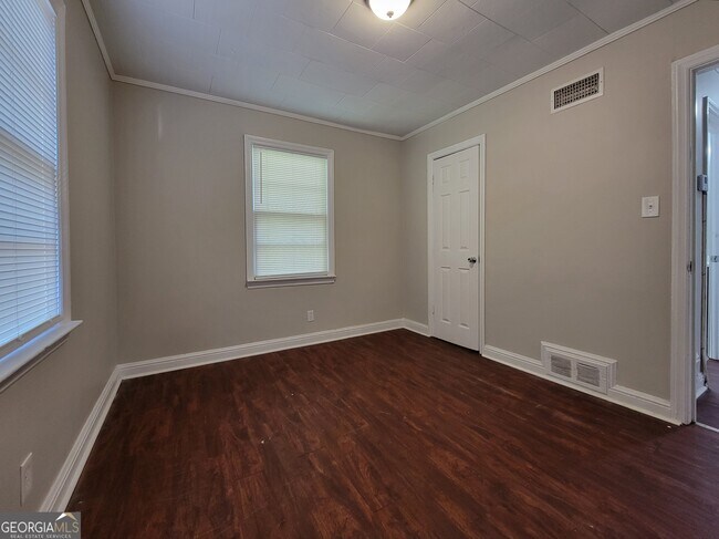 Building Photo - 34 E New St