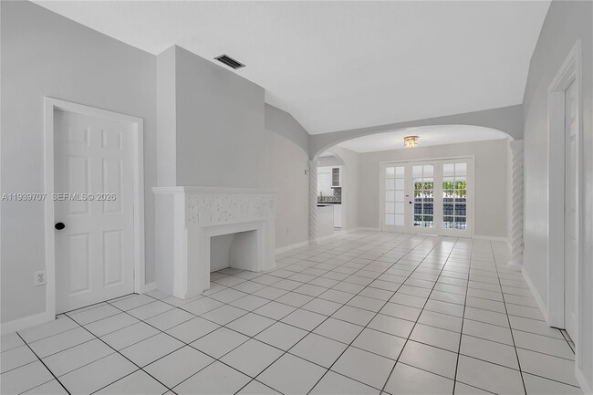 Foto del edificio - 2327 SW 22nd Terrace