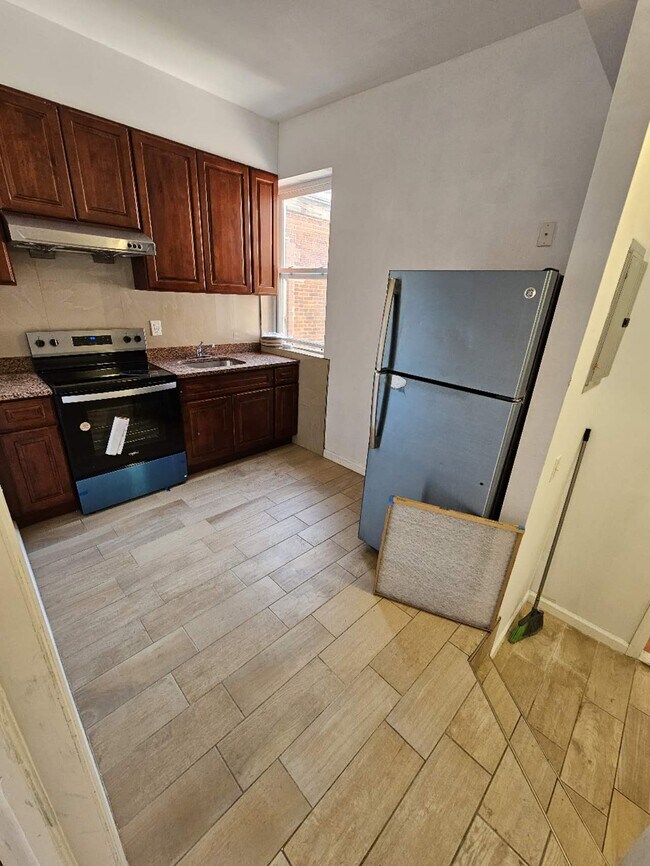 Building Photo - 1419 W Stiles St