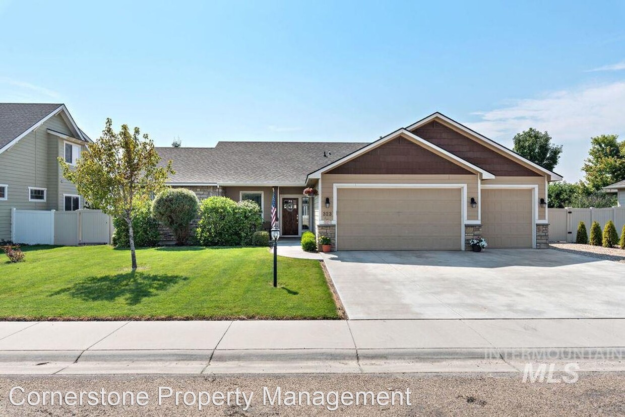 Foto principal - 3 br, 2.5 bath House - 323 N Magnolia Pl