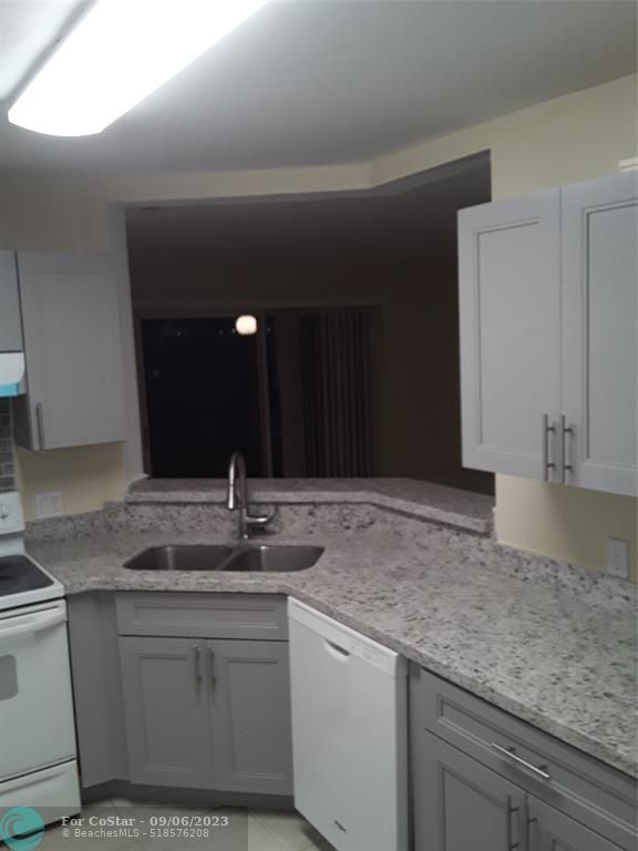 Foto del edificio - 3401 NW 44th St