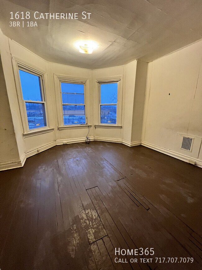 Building Photo - 3 Bedroom,  1 Bathroom Single Family
