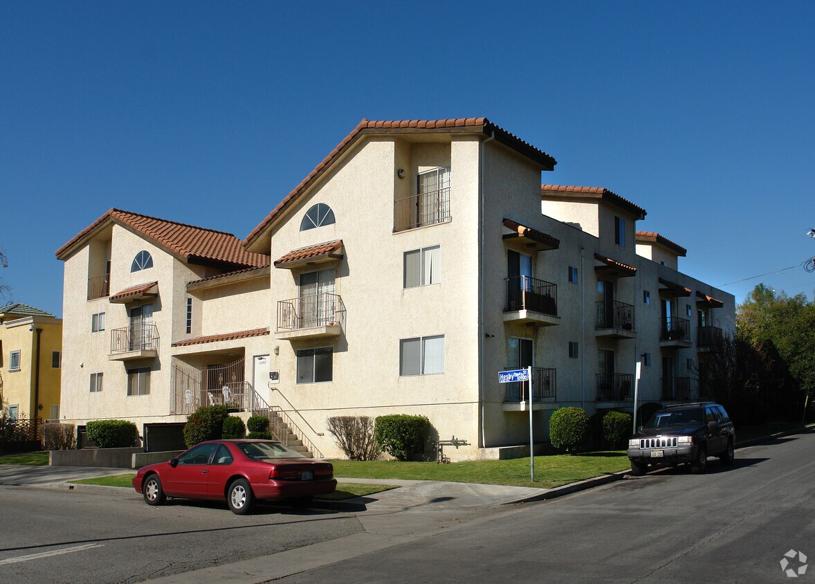 Primary Photo - 10903 Hesby St