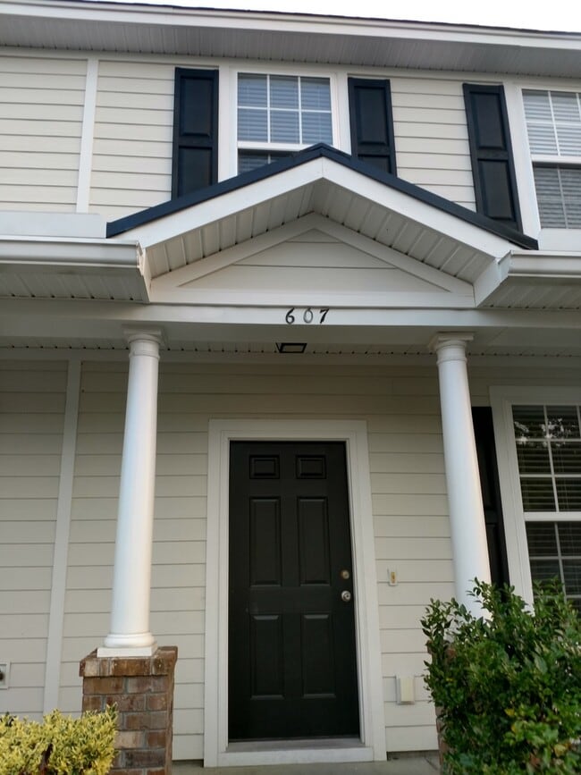 Building Photo - Gated Community off Central Ave in Summerv...