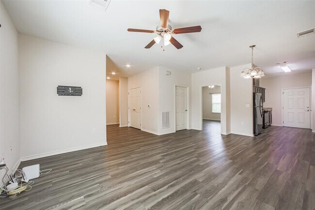 Foto del edificio - 10310 Chesterfield Dr
