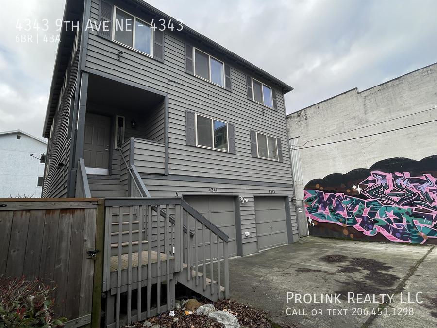 Building Photo - 4343 9th Ave NE