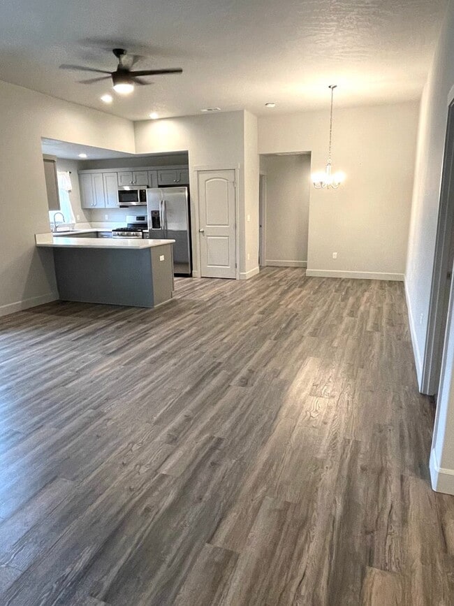 Building Photo - Beautiful Four Bedroom, Two Bath Home!