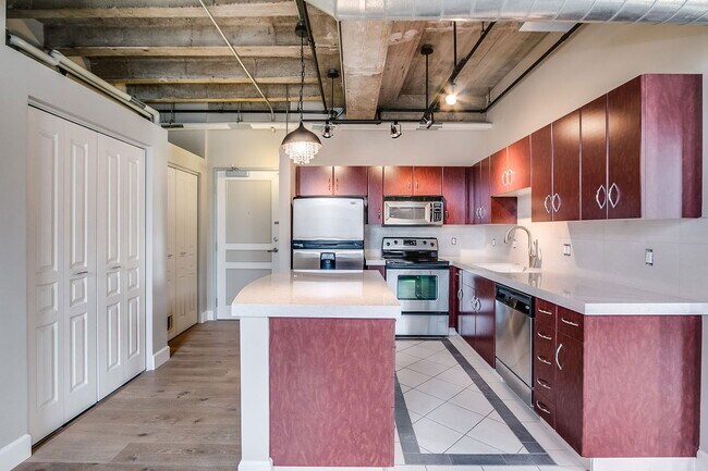 Foto del edificio - 114 W Adams St