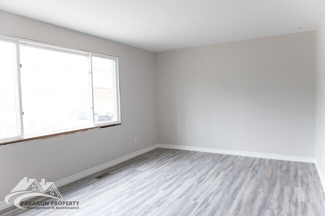 Photo du bâtiment - 18 Taylor Ave