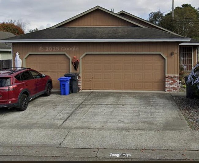 Building Photo - 2215 Silverbrook Ct