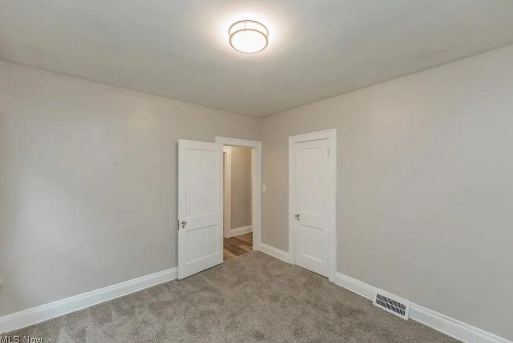 3318 W 94th St Cleveland, OH 44102 – photo 5