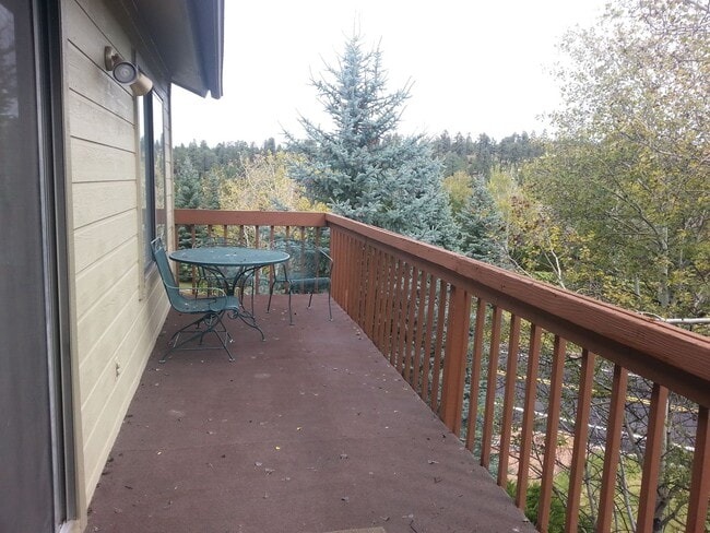 Foto del edificio - Available Now: 2 Bed - 2 Bath Townhouse, Continental area - $1,975