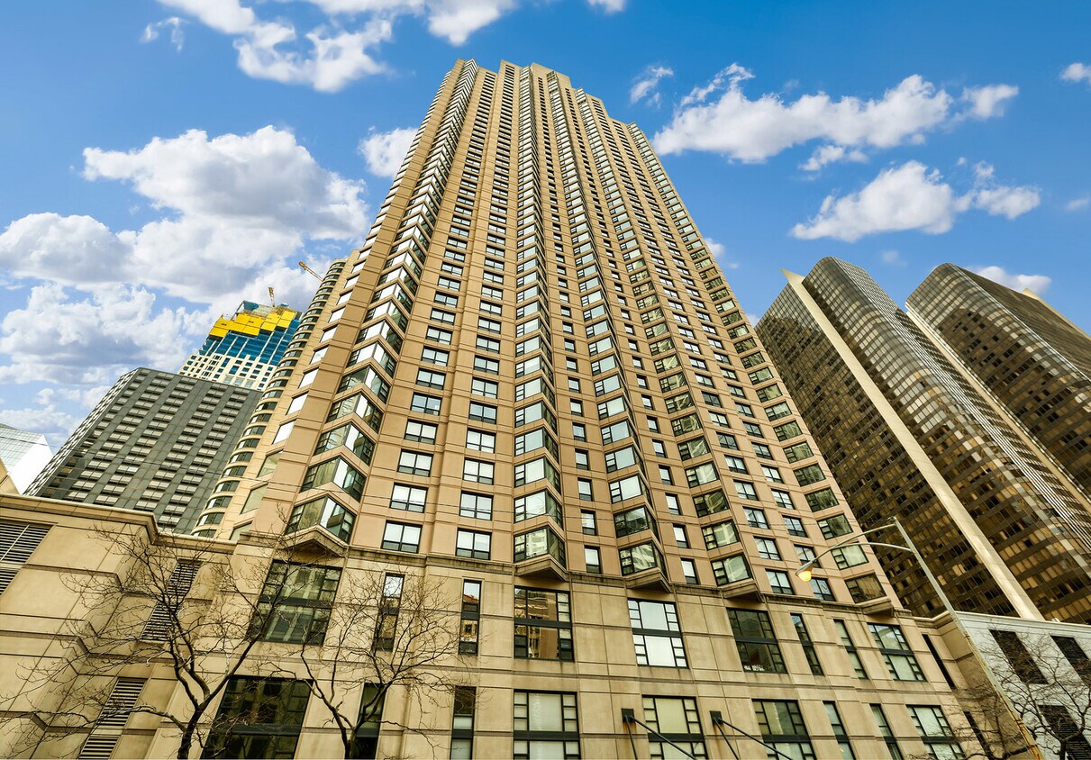 Foto principal - 401 E Ontario St
