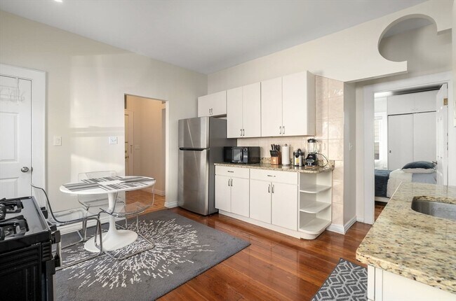 Foto del edificio - 18 Loring St